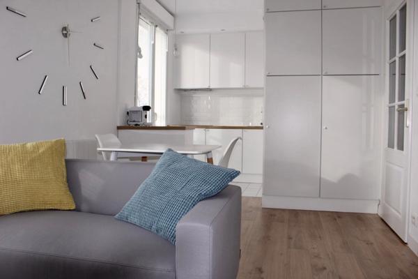 Dpt Marne (51), à louer REIMS, boulevard Pasteur, un appartement T1 au second étage meublé