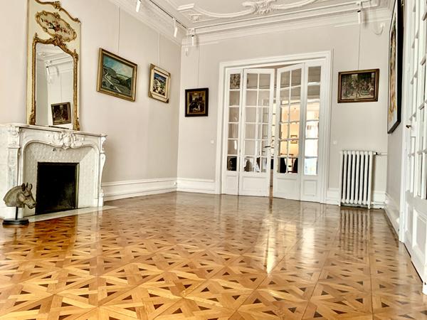 A vendre appartement de type 9 à Marseille 13008 - Quartier PERIER / FARGES