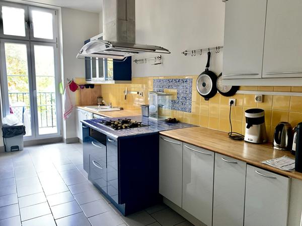A vendre appartement de type 9 à Marseille 13008 - Quartier PERIER / FARGES