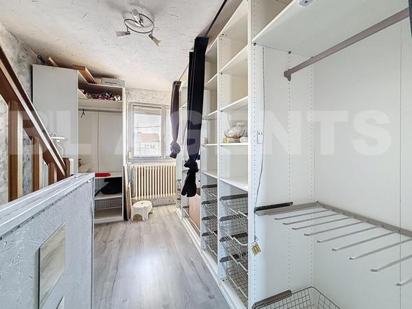 Maison jumelée d’un seul côté – 89 m² Carrez / 120 m² habitables – Mexy