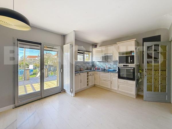 Maison jumelée d’un seul côté – 89 m² Carrez / 120 m² habitables – Mexy