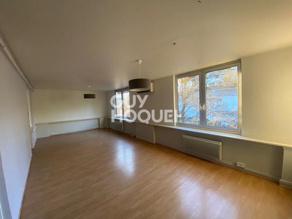 Bureaux à louer de 173 m² à Mulhouse, proche commodités et transports