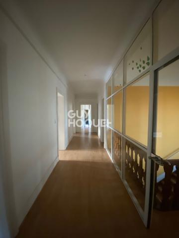 Bureaux à louer de 173 m² à Mulhouse, proche commodités et transports