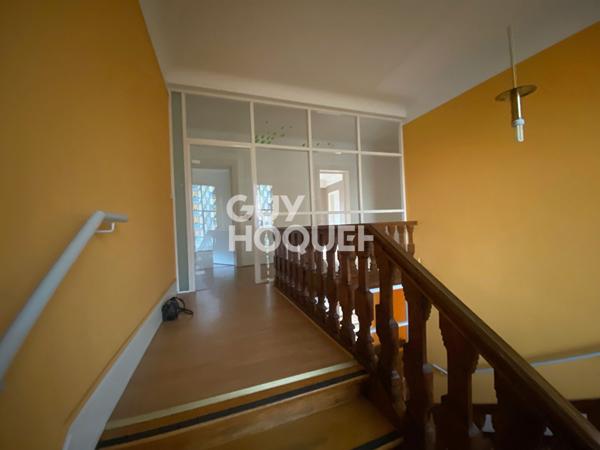 Bureaux à louer de 173 m² à Mulhouse, proche commodités et transports