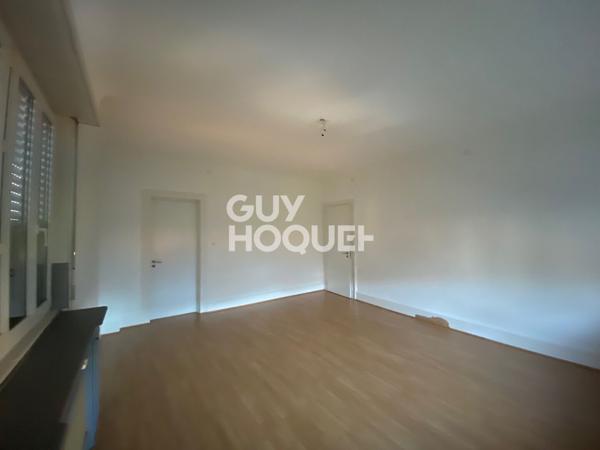 Bureaux à louer de 173 m² à Mulhouse, proche commodités et transports