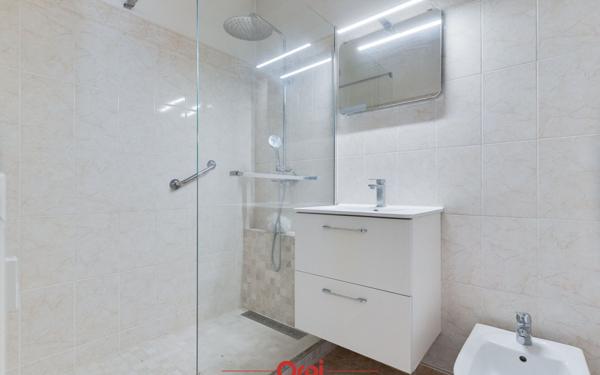 Appartement à vendre    4 pièces • 84 m2 Marseille 4