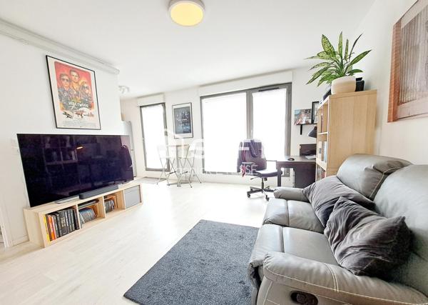 Deux pièces avec 17 m2 de terrasse et un parking sous-sol.