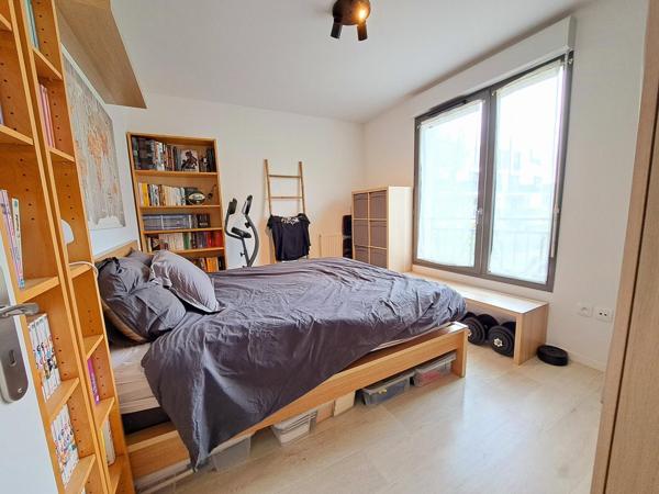 Deux pièces avec 17 m2 de terrasse et un parking sous-sol.