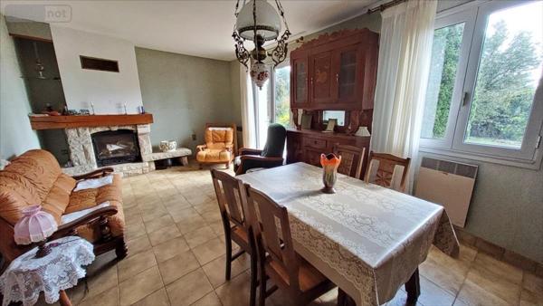 Maison individuelle à vendre à Plounévézel dans le Finistère (29270), ref : 29066-1031797