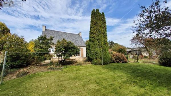 Maison individuelle à vendre à Plounévézel dans le Finistère (29270), ref : 29066-1031797