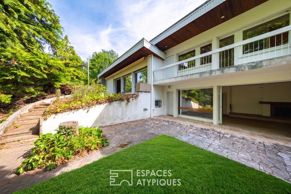 Maison d’architecte seventies et son parc arboré