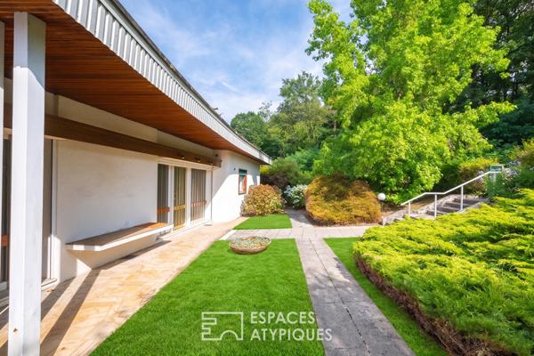 Maison d’architecte seventies et son parc arboré