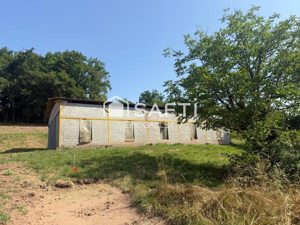 Ancien bâtiment agricole sur belle parcelle de terrain