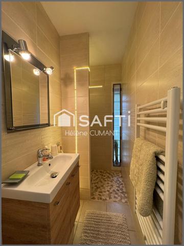 Maison d'architecte d'exception avec une vue à couper le souffle, au coeur d'un parc arboré.