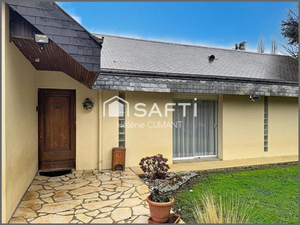 Maison d'architecte d'exception avec une vue à couper le souffle, au coeur d'un parc arboré.