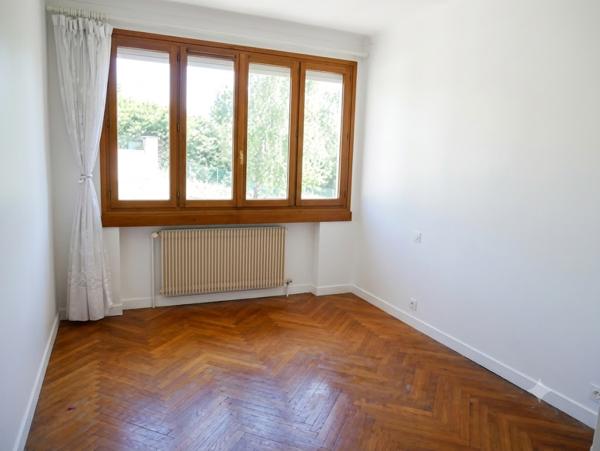 VILLETTE-DE-VIENNE – Maison individuelle avec vue dégagée, piscine et grand terrain