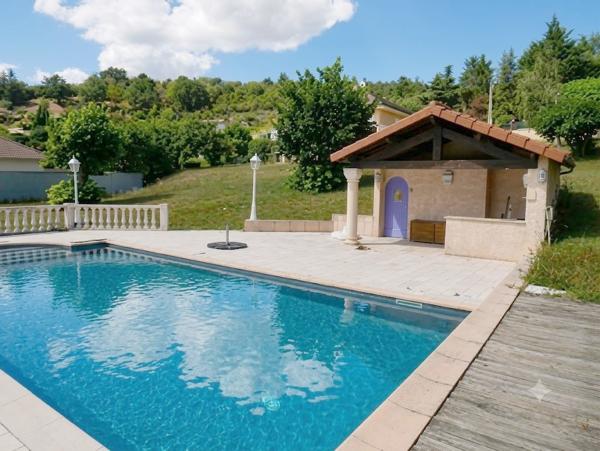 VILLETTE-DE-VIENNE – Maison individuelle avec vue dégagée, piscine et grand terrain
