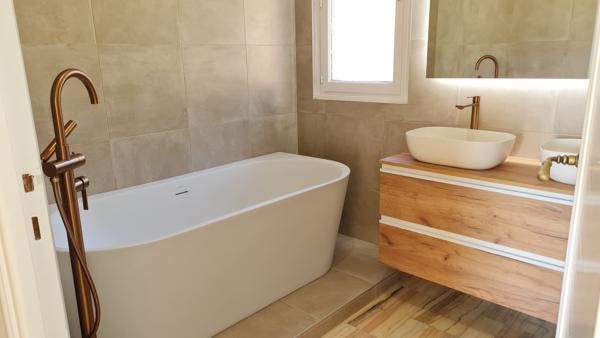 VILLETTE-DE-VIENNE – Maison individuelle avec vue dégagée, piscine et grand terrain