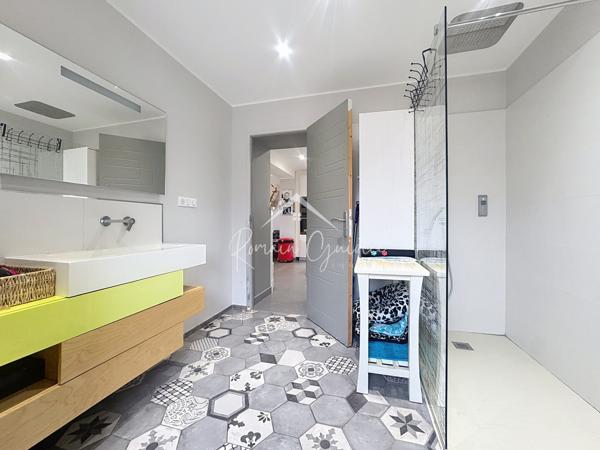 Millau (12100) MAISON F3 87 M2 AVEC PISCINE SUR TERRAIN DE 875 M2