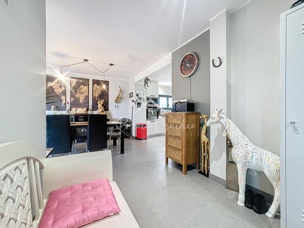 Millau (12100) MAISON F3 87 M2 AVEC PISCINE SUR TERRAIN DE 875 M2