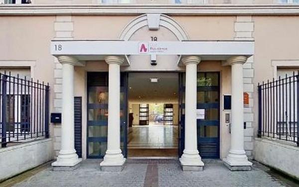 Appartement à vendre    1 pièce • 22,98 m2 Saint-Maurice