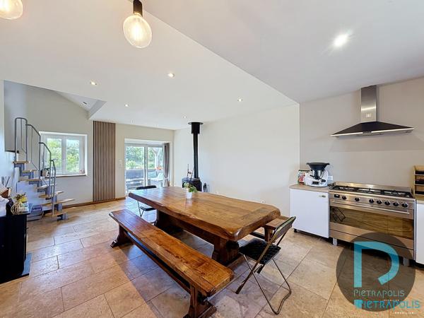 MAISON DANS LES VIGNES DE 142M2 - TERRAIN DE 1194M2 - ARNAS
