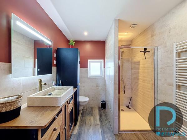 MAISON DANS LES VIGNES DE 142M2 - TERRAIN DE 1194M2 - ARNAS