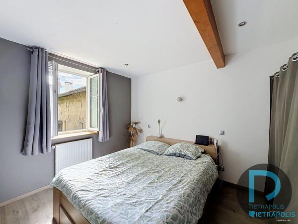 MAISON DANS LES VIGNES DE 142M2 - TERRAIN DE 1194M2 - ARNAS