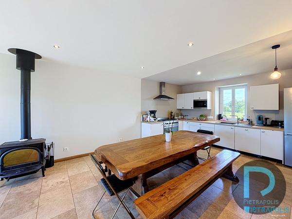 MAISON DANS LES VIGNES DE 142M2 - TERRAIN DE 1194M2 - ARNAS