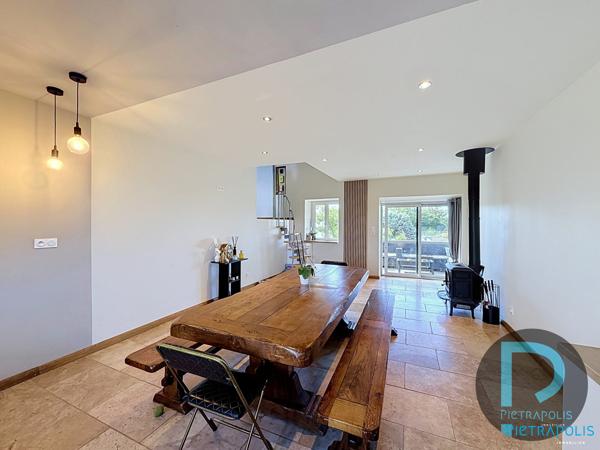 MAISON DANS LES VIGNES DE 142M2 - TERRAIN DE 1194M2 - ARNAS