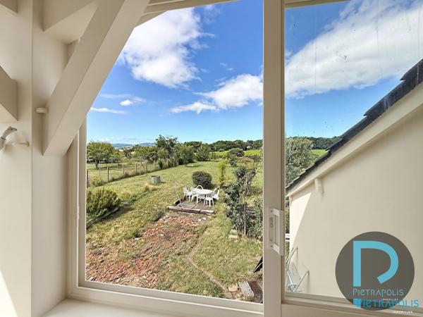 MAISON DANS LES VIGNES DE 142M2 - TERRAIN DE 1194M2 - ARNAS