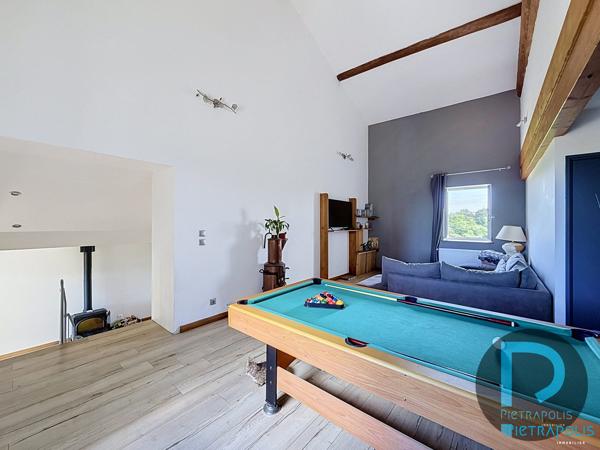 MAISON DANS LES VIGNES DE 142M2 - TERRAIN DE 1194M2 - ARNAS