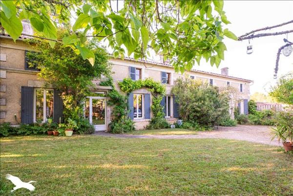 Maison à vendre |  Montguyon |  8 pièces | 226 m²