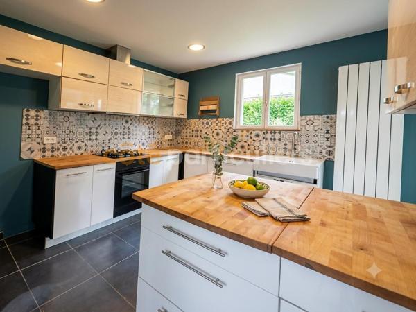 Vente
                Maison160 m² - 6 Pièces -
                    BEAUMONT LE ROGER (27170)