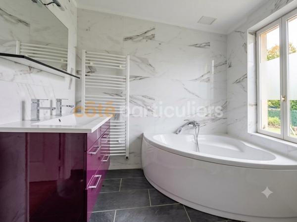 Vente
                Maison160 m² - 6 Pièces -
                    BEAUMONT LE ROGER (27170)
