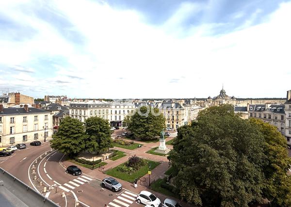 Appartement 3 pièces plein de charme, vue exceptionnelle sur Versailles