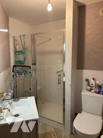 Appartement à Vendre à Brest (29200) en Finistère (29)

Nous vous présentons un appartement d...