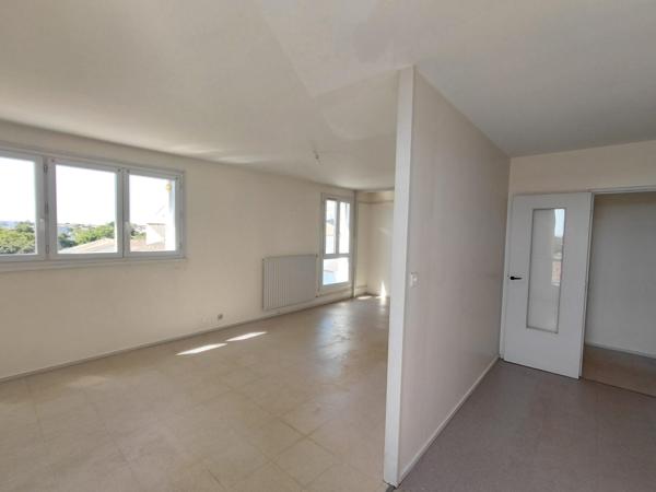 LA ROSSIGNOLETTE – 258 AVENUE CARNOT – LA ROCHELLE – APPARTEMENT LOGT 15 – T2 – 3ème ETAGE