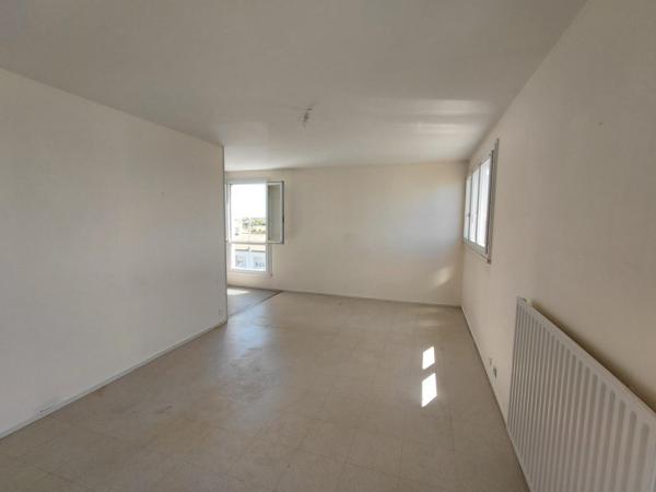 LA ROSSIGNOLETTE – 258 AVENUE CARNOT – LA ROCHELLE – APPARTEMENT LOGT 15 – T2 – 3ème ETAGE
