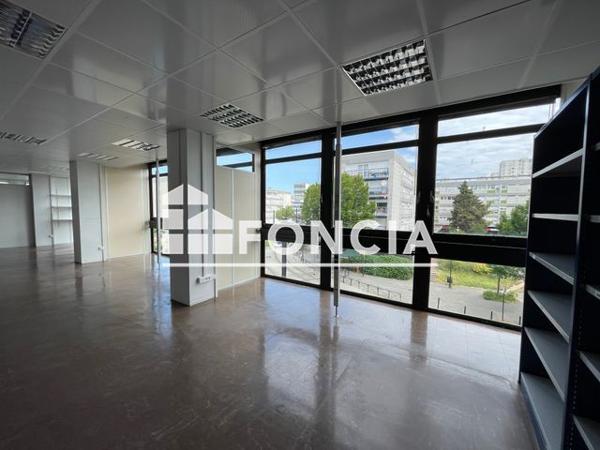 À vendre Local commercial 289.5 m² - Nantes 44100