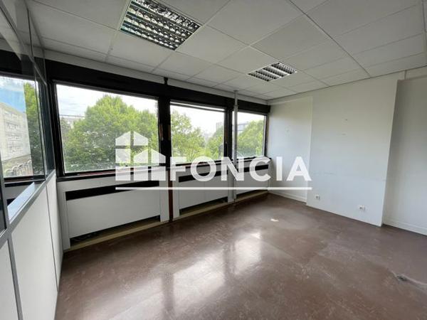 À vendre Local commercial 289.5 m² - Nantes 44100