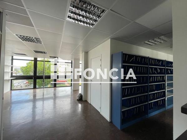 À vendre Local commercial 289.5 m² - Nantes 44100