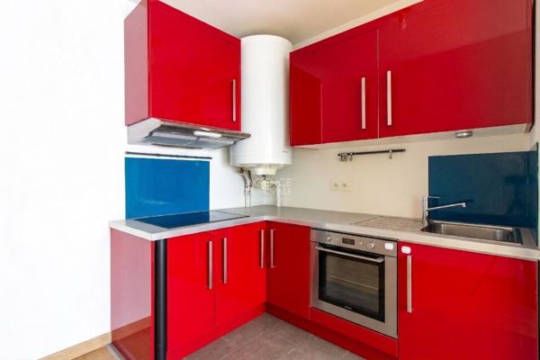 PARIS 18EME - EN EXCLUSIVITÉ : MÉTRO JULES JOFFRIN. 395 000 € **  - Référence  6876-NG