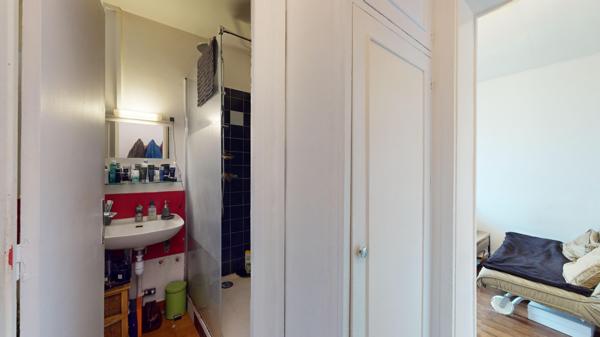 Charmant F2 en dernier étage avec jolie vue dégagée