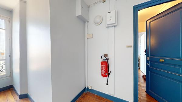 Charmant F2 en dernier étage avec jolie vue dégagée