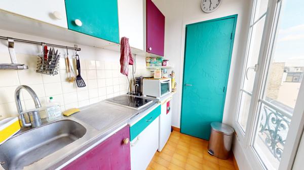 Charmant F2 en dernier étage avec jolie vue dégagée