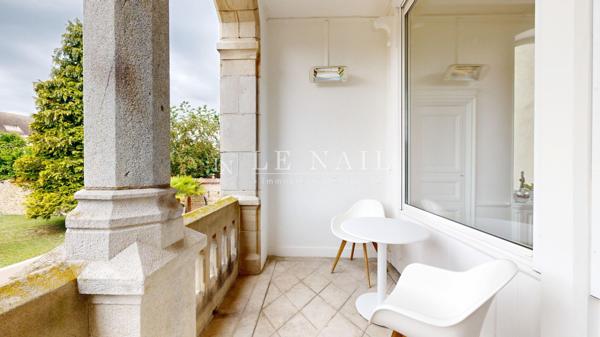 Bel hôtel particulier restauré avec jardin et piscine, proche du Creusot (71)