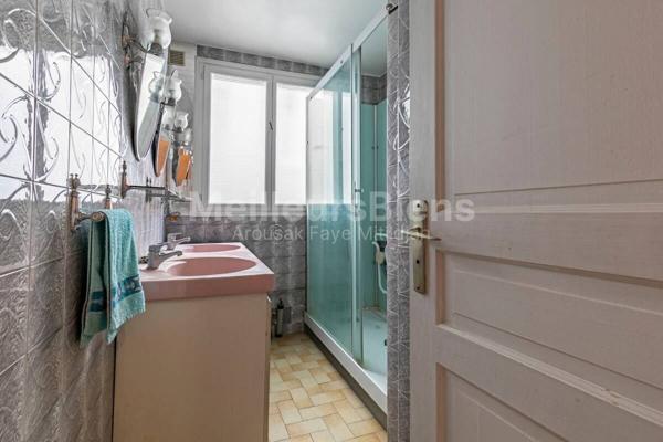 PARIS 75002 - BONNE NOUVELLE - APPARTEMENT 85 M² - 3 CHAMBRES DONT 1 BUREAU - LOCAL VELO -