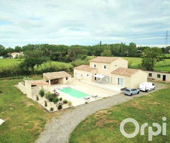 Maison à vendre    5 pièces •  Saint-Martin-de-Crau