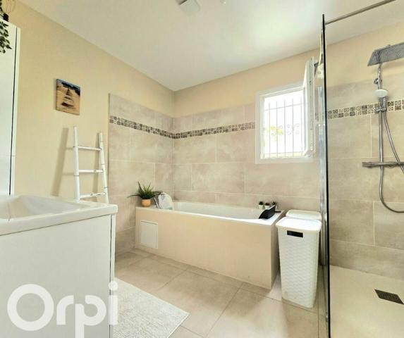 Maison à vendre    5 pièces •  Saint-Martin-de-Crau